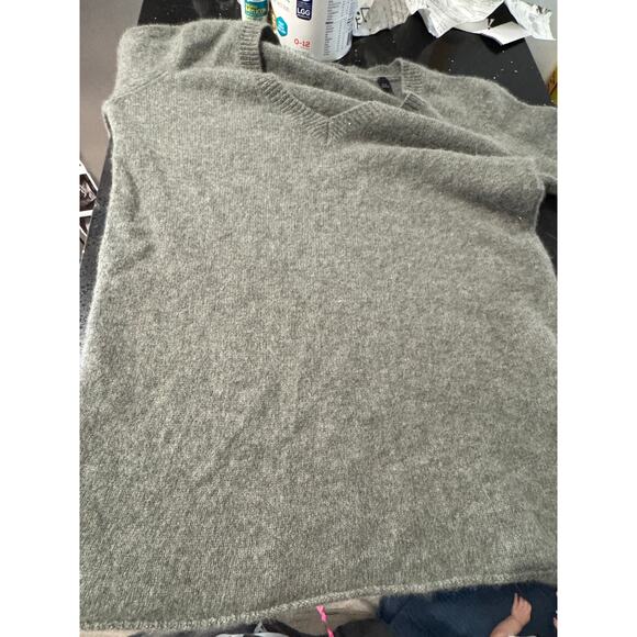 ATM Womens Cashmere V-Neck Pullover Sweater Size Small euc - Picture 3 of 8